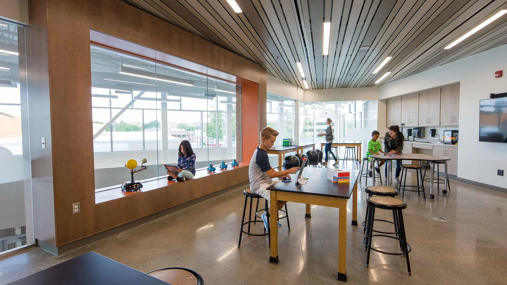 inside-science-lab
